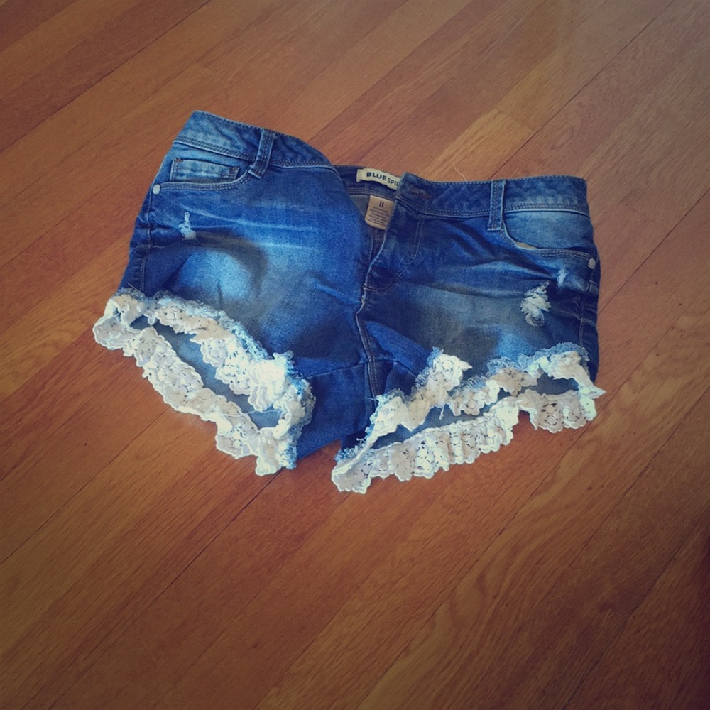 Cute lace shorts